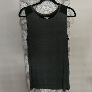 Sleeveless tee
